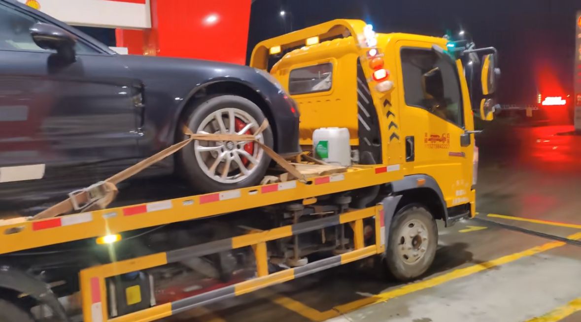 基隆行车途中遇到突发状况该如何呼叫道路救援？